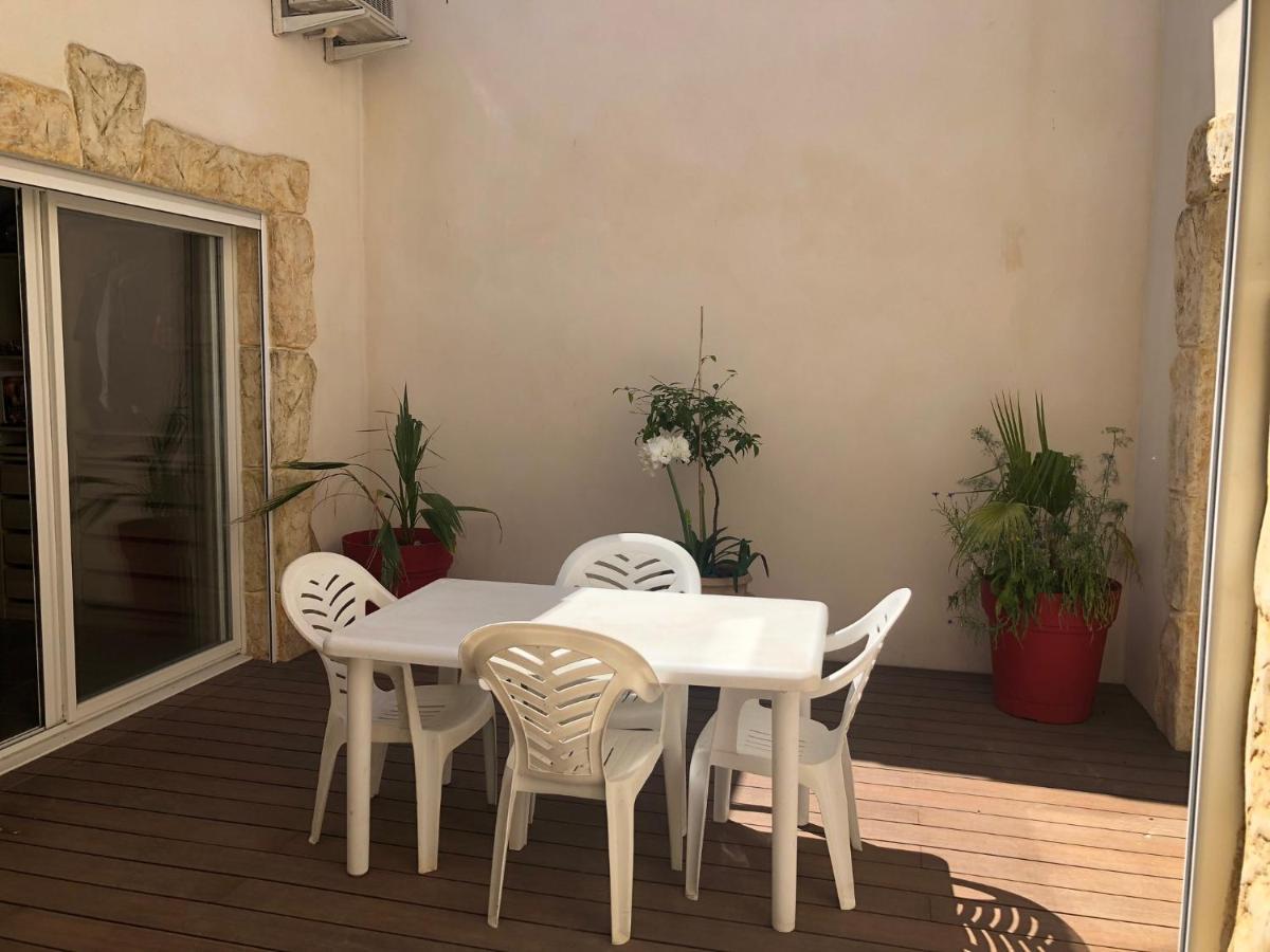 Maison De Village Avec Patio Bessan Eksteriør billede